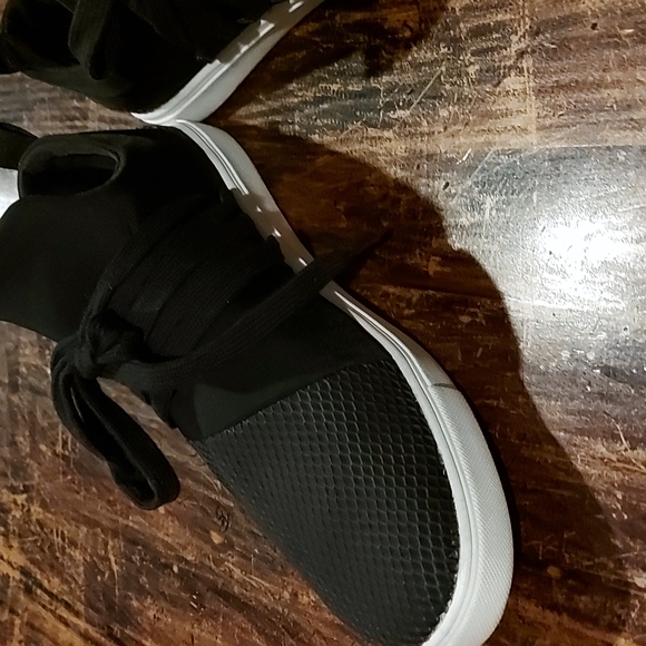 BRASH Sneaker - Picture 2 of 6